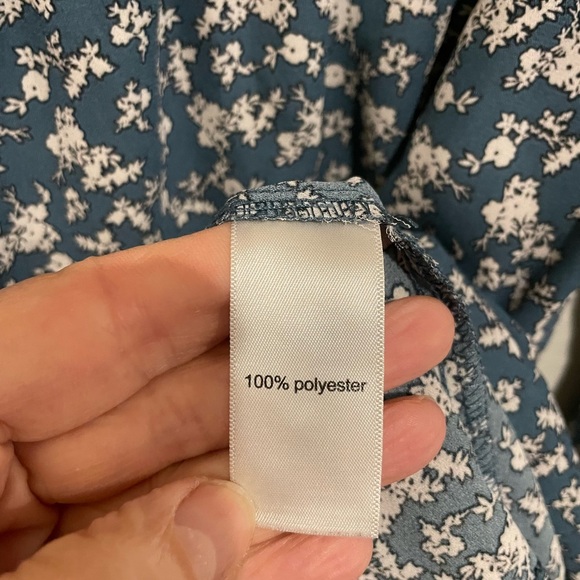 Maurices Smokey Teal Ditzy print blouse. Size S - Picture 5 of 6